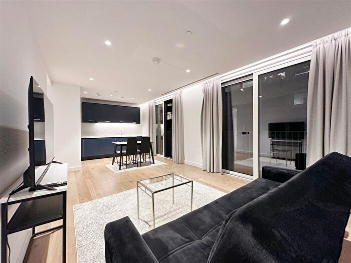 2 Bedroom Flat To Rent In Signature House, Jubilee Walk, WC1X