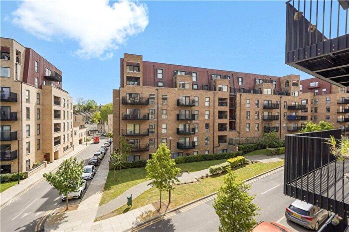 2 Bedroom Flat For Sale In Brumwell Avenue, London, SE18