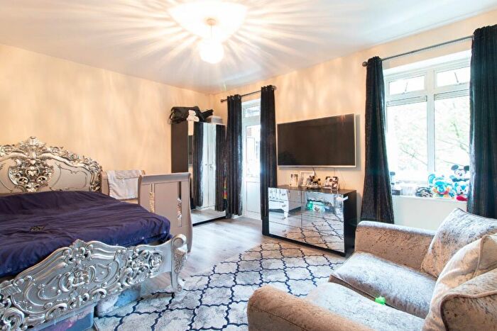 Studio To Rent In Godwin Court, Crowndale Road, London, NW1