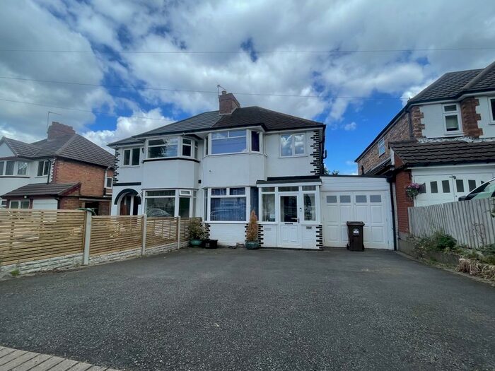 3 Bedroom Semi-Detached House To Rent In Stroud Road, Solihull, B90