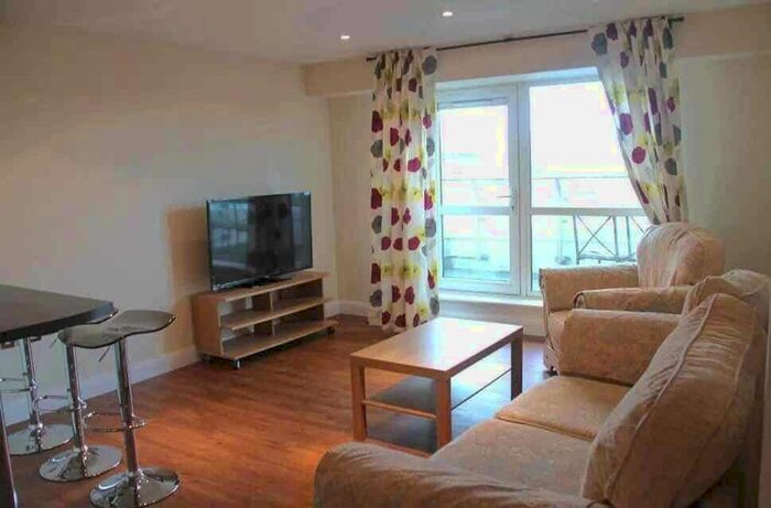 3 Bedroom Flat To Rent In Royal Plaza, Westfield Terrace, Sheffield, S1