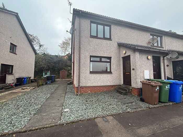 2 Bedroom Flat To Rent In Parkside Court, Stirling, FK7
