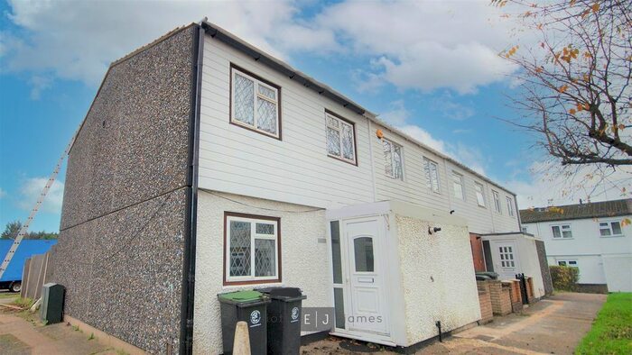 3 Bedroom End Of Terrace House To Rent In Copperfield, Chigwell, IG7