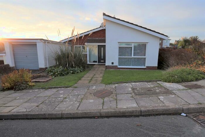 3 Bedroom Detached House To Rent In St Johns Close, Cowbridge, Vale Of Glamorgan, CF71