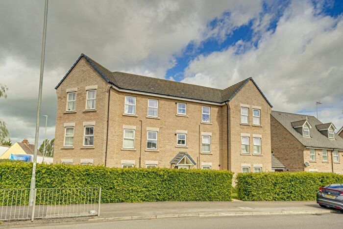 2 Bedroom Flat For Sale In Kestrel Way, Leighton Buzzard, LU7