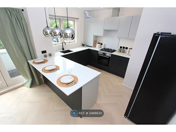 3 Bedroom Flat To Rent In Kilburn High Road, London, NW6