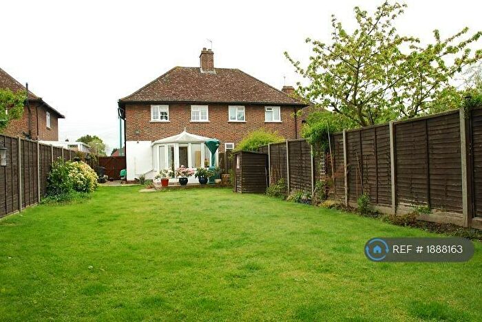 3 Bedroom Semi-Detached House To Rent In Midleton Road, New Malden, KT3