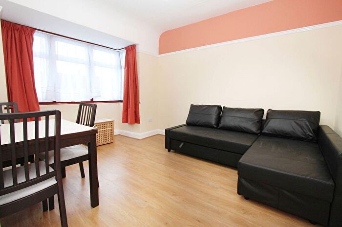 1 Bedroom Flat To Rent In St. Peters Road, Southall, UB1