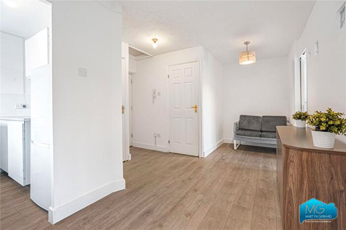 2 Bedroom Apartment To Rent In Raven Close, London, NW9