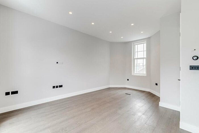 2 Bedroom Duplex To Rent In Gloucester Avenue, London, NW1