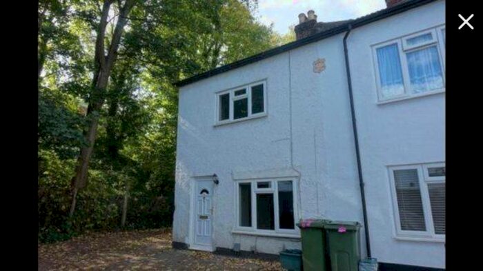 4 Bedroom Semi-Detached House To Rent In Adelphi Road, Epsom, Surrey, KT17