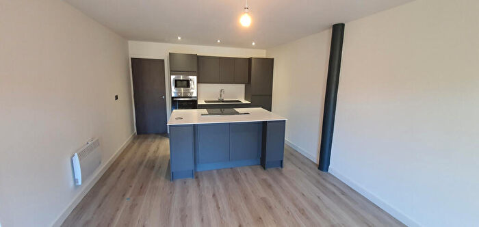 2 Bedroom Apartment To Rent In Conditioning House, Cape Street, Bradford, Yorkshire, BD1