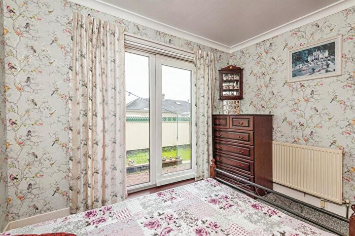2 Bedroom Semi-Detached Bungalow For Sale In Mostyn Grove, Bradford, BD6