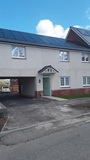 2 Bedroom Coach House To Rent In Cilgant Eirin, Tonyrefail, Rhondda Cynon Taf, CF39