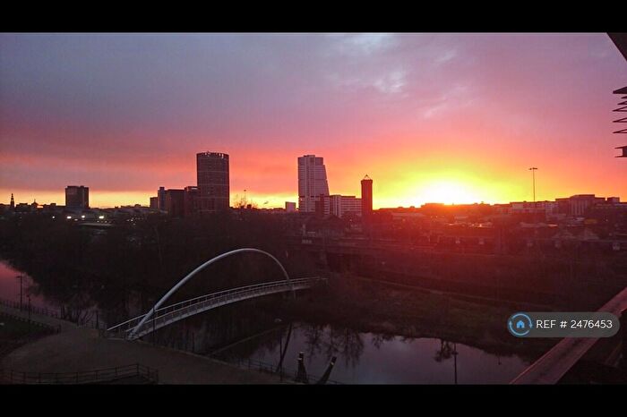 2 Bedroom Flat To Rent In Riverside Way, Leeds, LS1