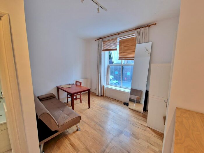 2 Bedroom Flat To Rent In Malden Road, London, NW5