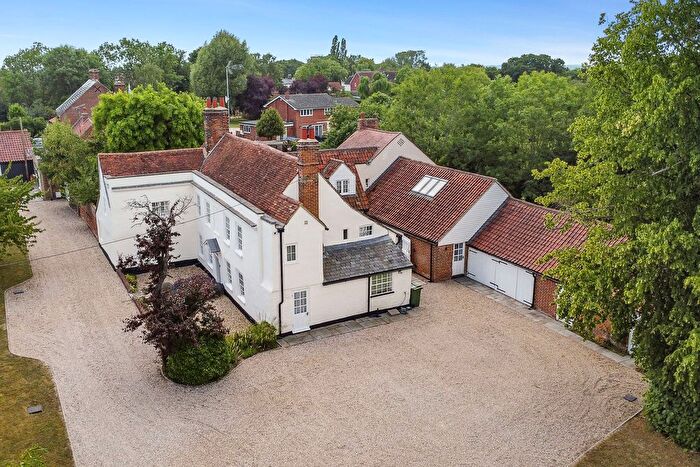 5 Bedroom Detached House For Sale In Mersea Road, Abberton, CO5