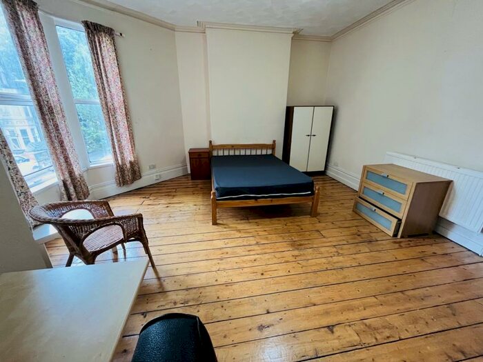 1 Bedroom Apartment To Rent In Connaught Road, CF24