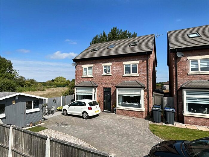 5 Bedroom Detached House For Sale In The Gravel, Mere Brow, PR4