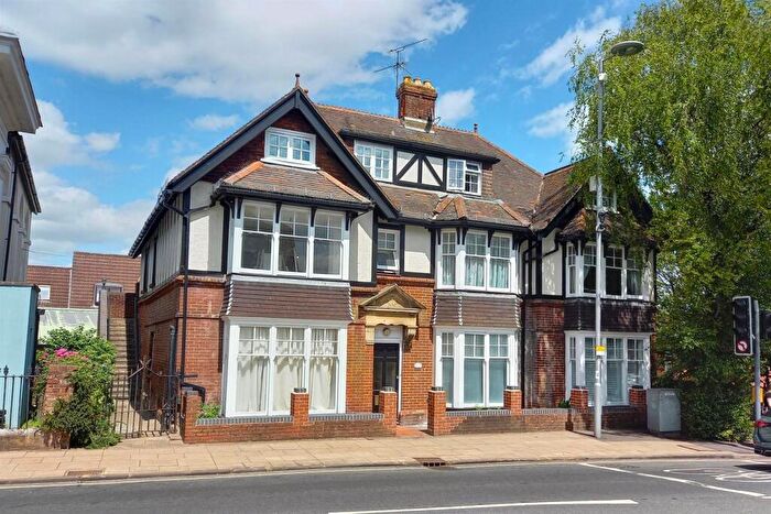 2 Bedroom Flat For Sale In Winchester, SO23