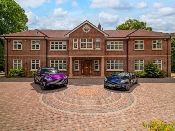 11 Bedroom Detached House For Sale In Straight Mile Romsey, Hampshire, SO51