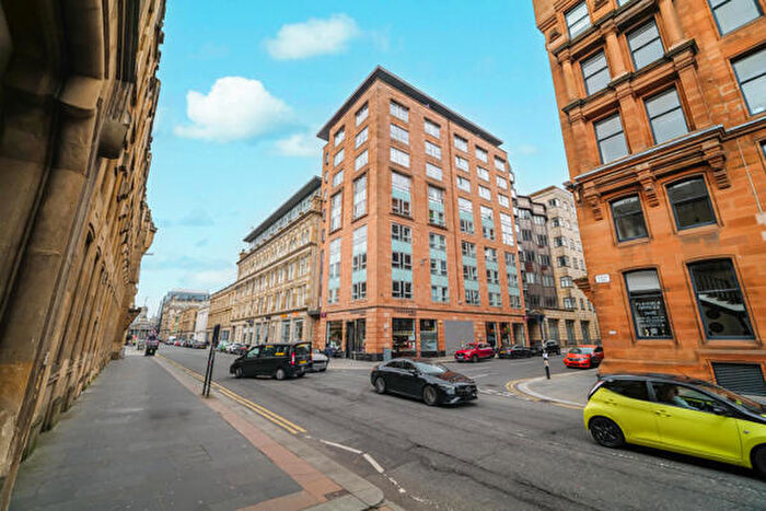 2 Bedroom Flat To Rent In Ingram Street, Merchant City, G1