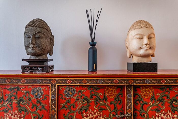 2 Bedroom Flat For Sale In Redcliffe Gardens, London, SW10