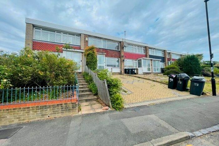 3 Bedroom Property To Rent In White Lodge, London, SE19