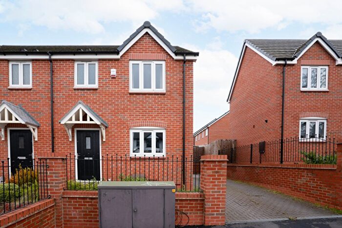 3 Bedroom Semi Detached House To Rent In Long Lane, Halesowen, West Midlands, B62