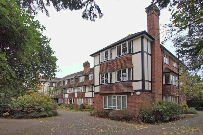 2 Bedroom Flat To Rent In Epsom Road, Ewell Village, KT17