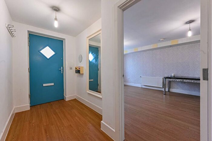 2 Bedroom Flat To Rent In Chargeable Lane, Plaistow, London, E13