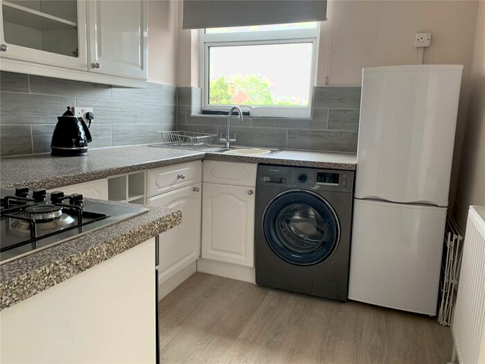 4 Bedroom Maisonette To Rent In Hayes Street, Bromley, BR2