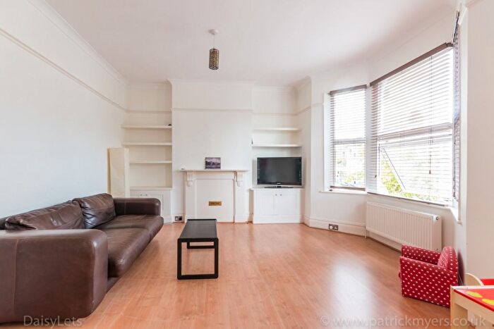 2 Bedroom Flat To Rent In Kinver Road, Sydenham, London, SE26