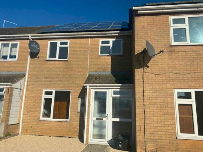 3 Bedroom Terraced House To Rent In Fieldmere Close, Witney, OX28