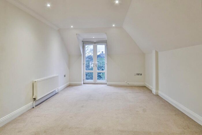 2 Bedroom Apartment To Rent In Alumhurst Road, Westbourne, BH4