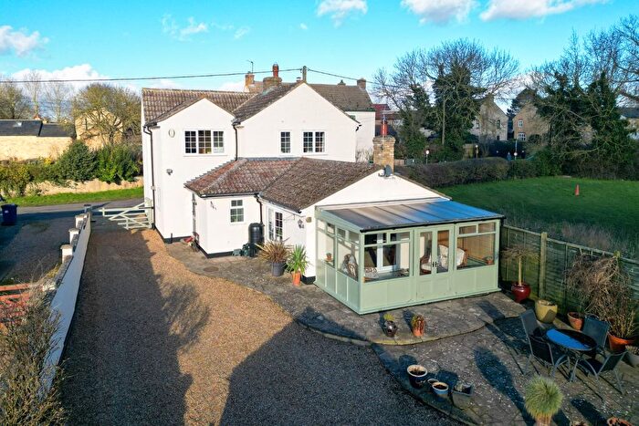 4 Bedroom Detached House For Sale In South Street, Woodhurst, PE28