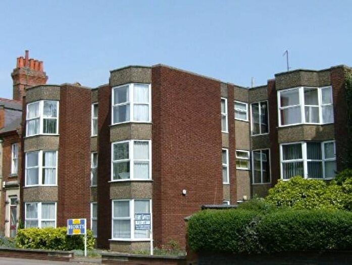 2 Bedroom Flat To Rent In Kingsley Road, Northampton, NN2