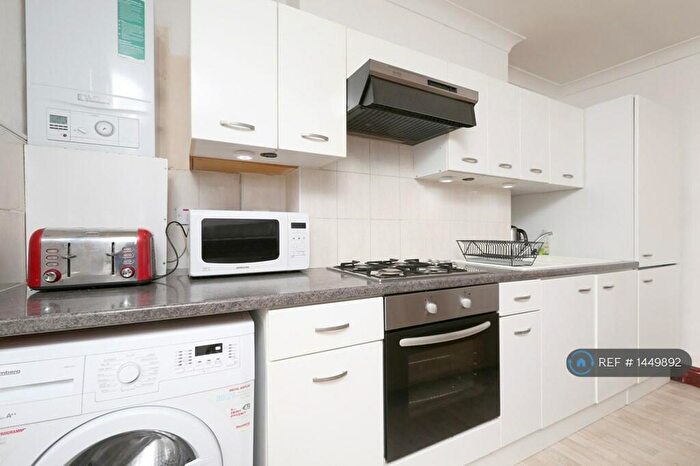 3 Bedroom Flat To Rent In Stroud Green Road, London, N4