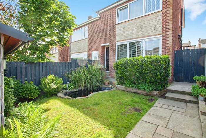 3 Bedroom Semi-Detached House For Sale In Snowdon Way, Brinsworth, Rotherham, S60