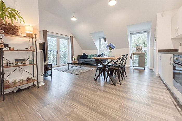 2 Bedroom Flat For Sale In Station Road, Hook, Hampshire, RG27