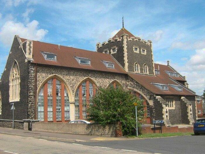 Flat To Rent In Flat All Saints Church Galley Hil, Swanscombe, Kent, DA10