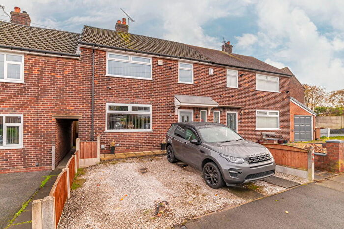 3 Bedroom Town House For Sale In Buttermere Avenue, Hopwood, OL10