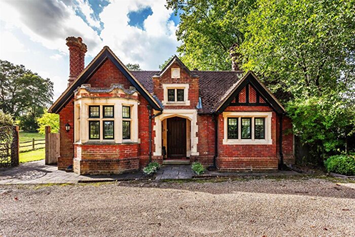 2 Bedroom Detached House To Rent In The Street, Compton, Guildford, Surrey, GU3