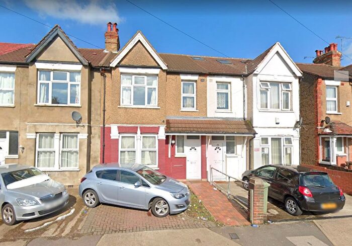 3 Bedroom Terraced House To Rent In Redmead Road, Hayes, UB3