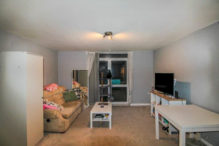 1 Bedroom Flat To Rent In Foster House, Borehamwood, WD6