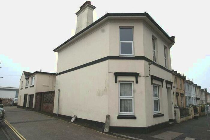 1 Bedroom Apartment To Rent In St. Margarets Road, Torquay, TQ1