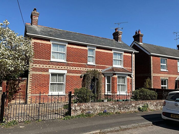 4 Bedroom Detached House To Rent In Alexandra Road, Fordingbridge, Hampshire, SP6