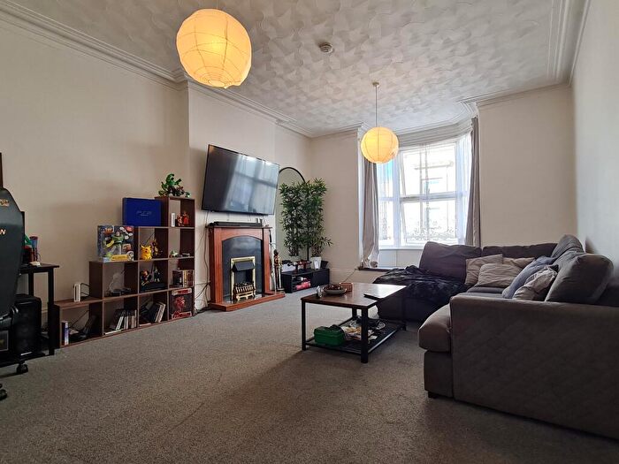 1 Bedroom Apartment To Rent In High Street, Ryde, PO33