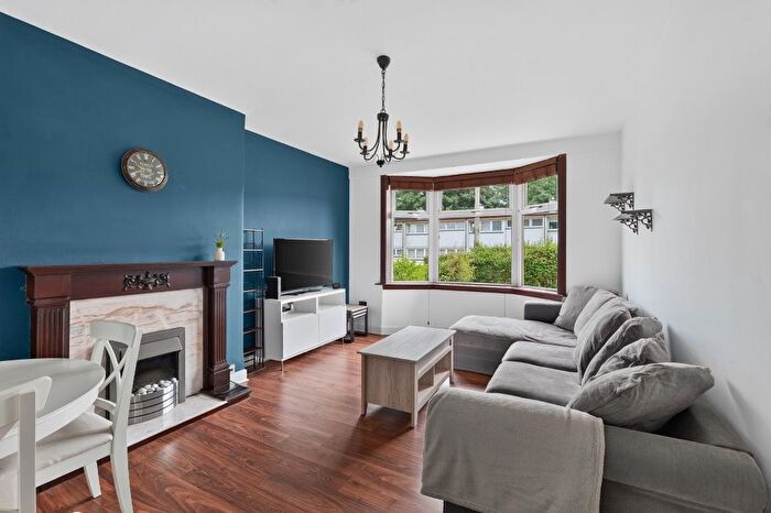 2 Bedroom Flat To Rent In Crewe Road West, Crewe Toll, Edinburgh, EH5