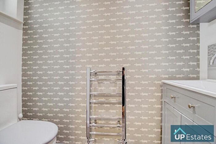 4 Bedroom Detached House For Sale In Chelney Walk, Morrisons Estate, Binley, Coventry, CV3